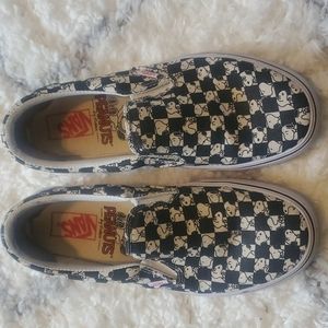 Like-new | Vans x Peanuts Slip-on Shoes Men Size 9 Women Size 10.5
